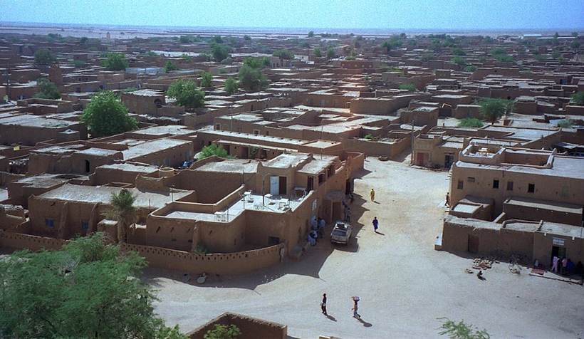 1997 277-16A Agadez hotel