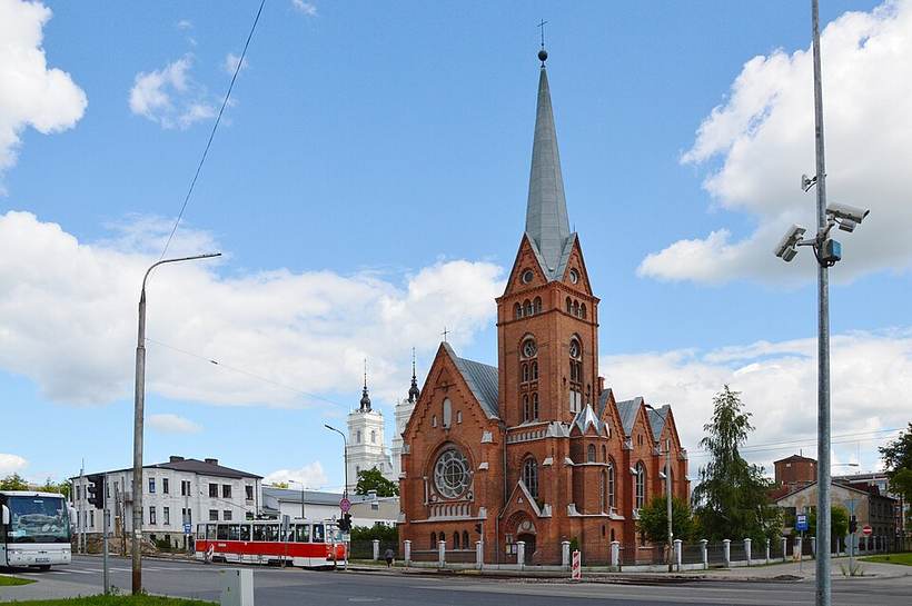 Daugavpils luterāņu baznīca 01