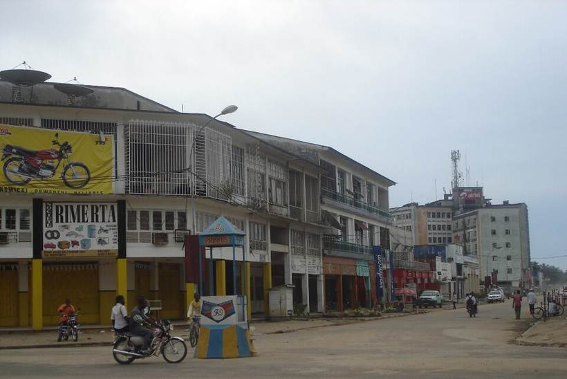 Kisangani rond-point Cathédrale et Congo Palace
