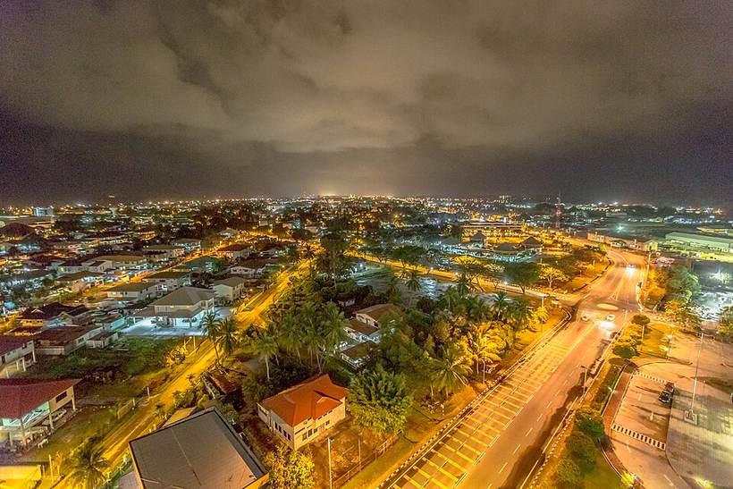 Kuala Belait at Night (18623608099)