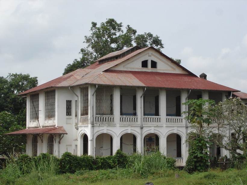 Mbandaka koloniale architectuur Banque du Congo belge