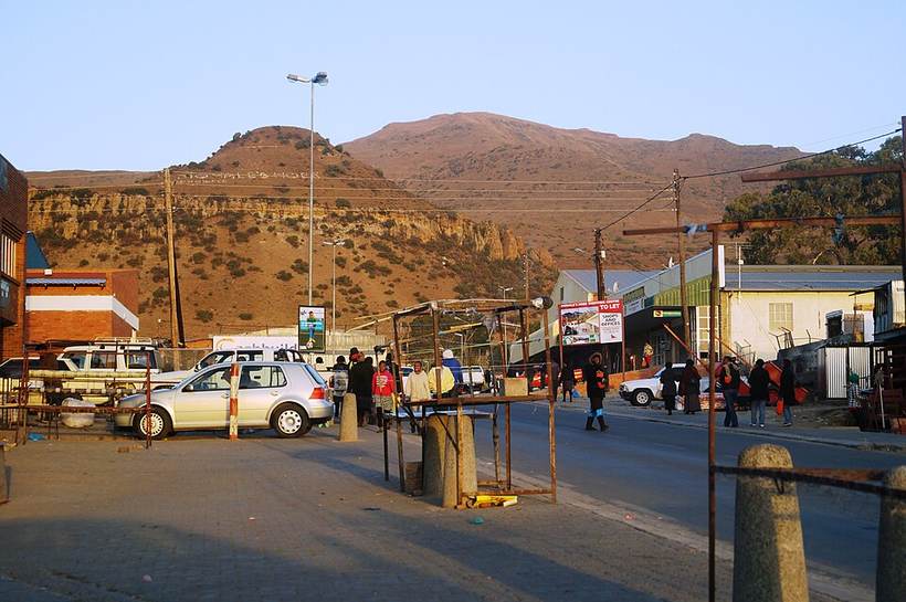 Mohales Hoek, Lesotho - panoramio