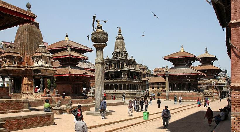 Patan-Palastplatz-14-Tauben-2013-gje