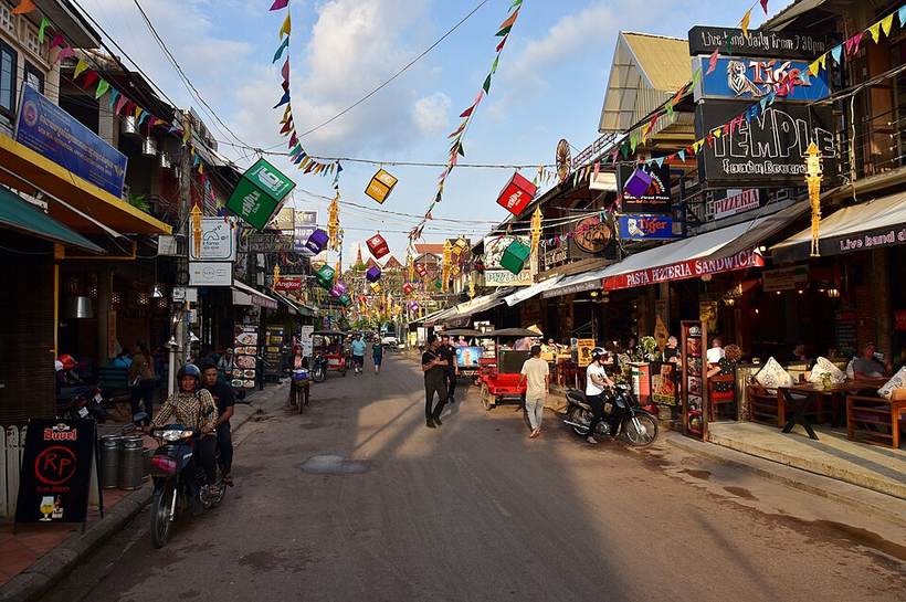 Street scene, Siem Reap, 2018 (12)