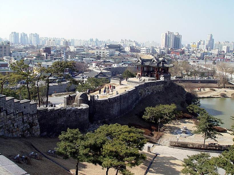 Hwaseong Third North Secret Gate and Dongbuk Gangnu - 2009-03-01