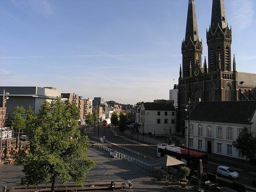 St. Josephkerk or Heuvelkerk, Tilburg