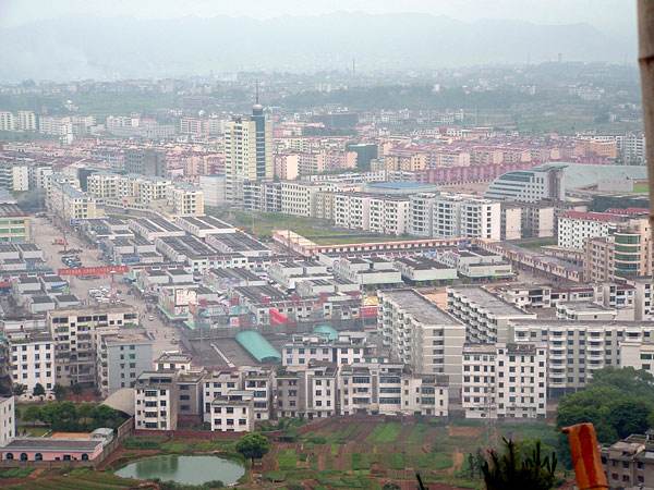 在袁山公园看广电中心 - panoramio - 邓利