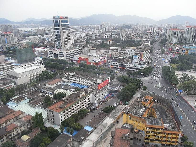 GD Guangdong Starlake Pearl Hotel Duanzhou Zhaoqing 03 view July-2012