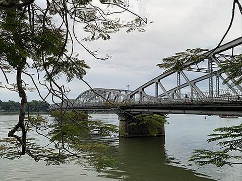 Trang Tien Bridge