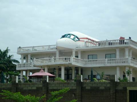 Abuja Airplane House