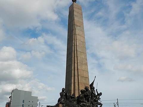 Bonifacio Monument