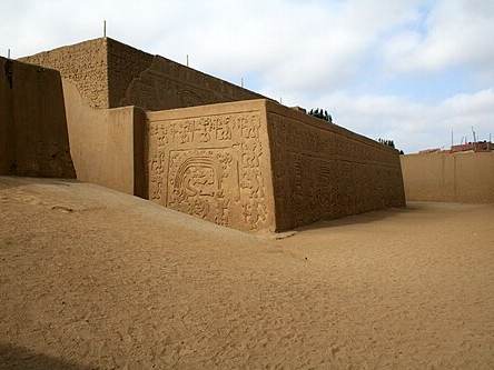 Huaca del Dragón